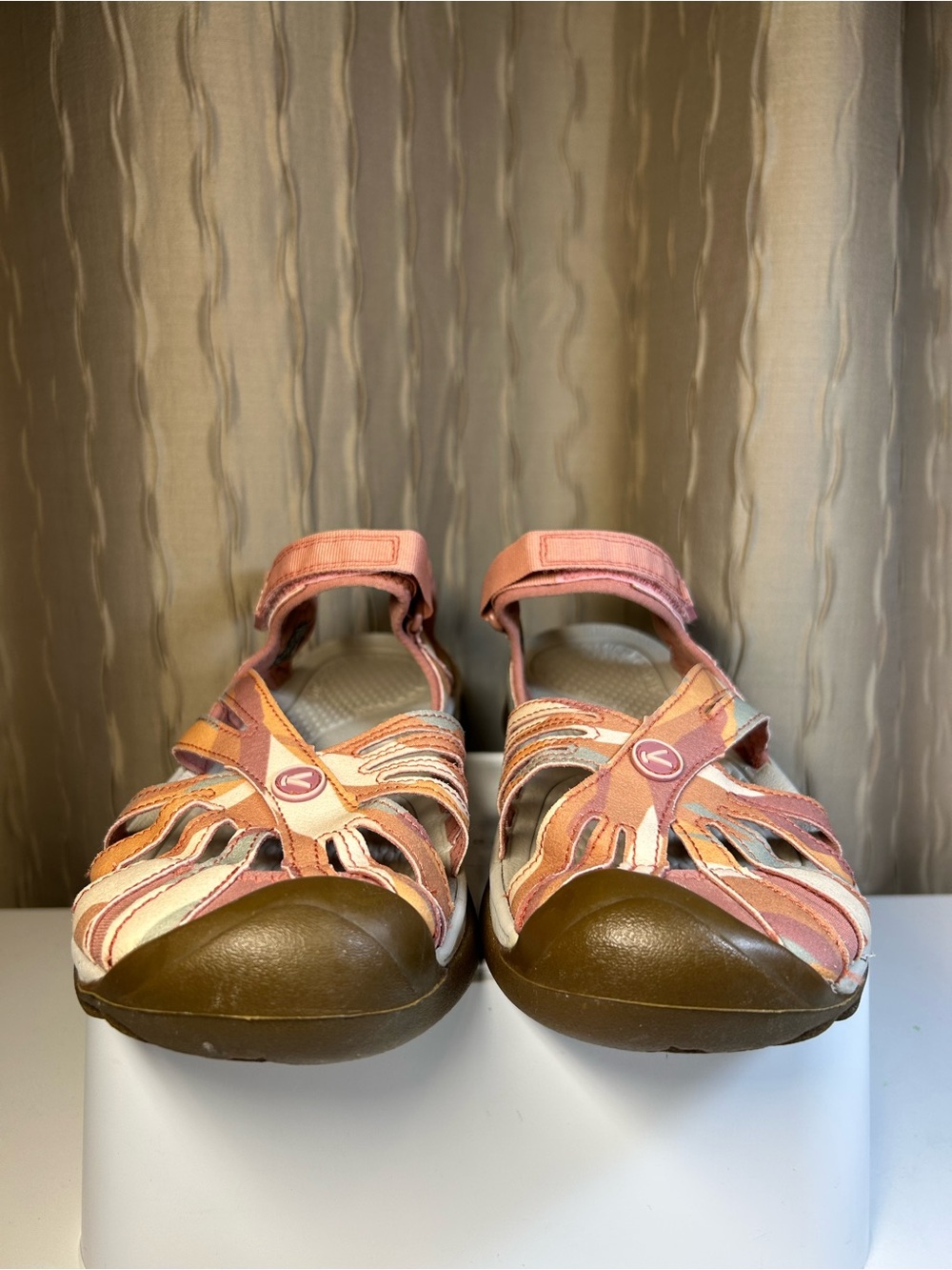 Keen Rose Women's 8.5 Peach Cream Tan Multicolor Closed Toe Strappy Sandal - Picture 8 of 16